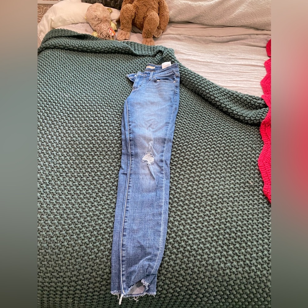 Levi’s 711 Skinny Jeans
